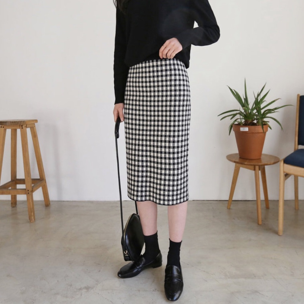 NWT Slit-Back Gingham Midi Skirt